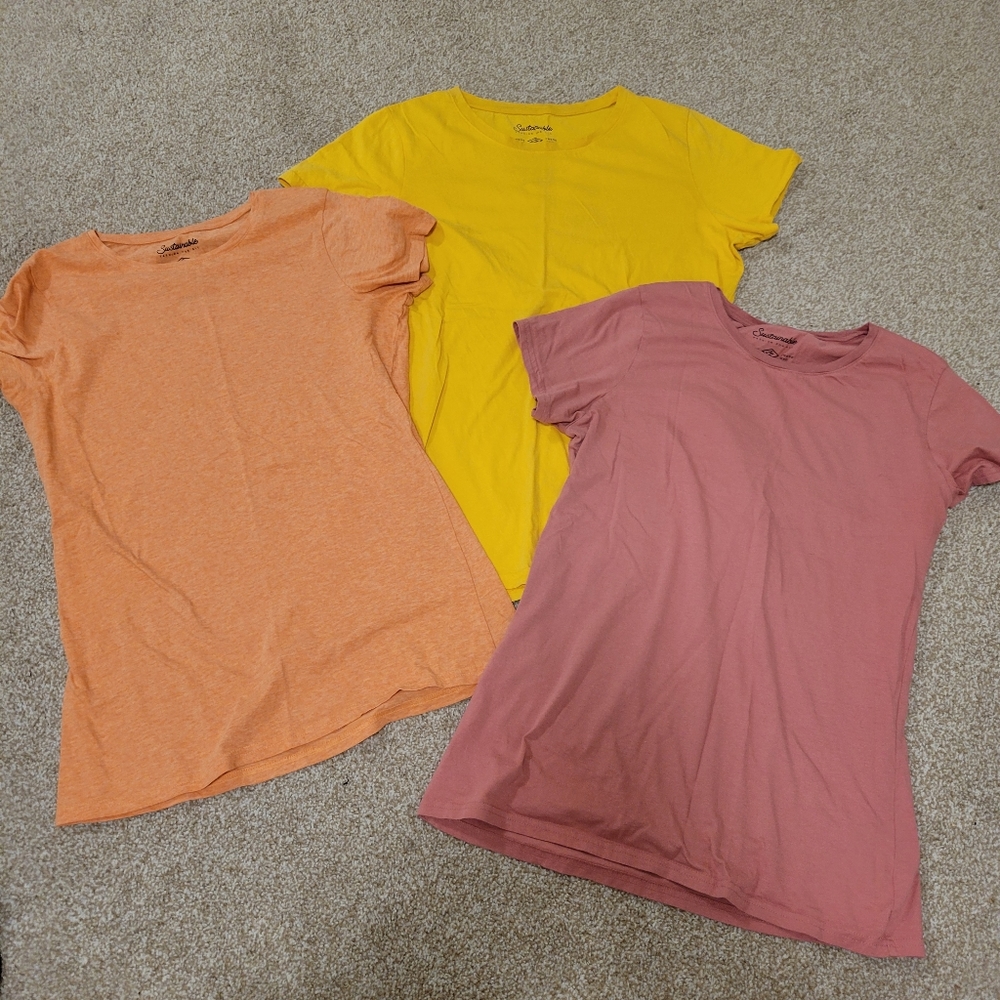 Pact short sleeves